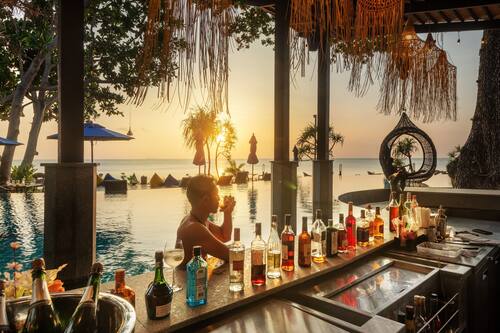 Poolside bar