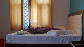 Superior Double or Twin Room | In-room safe, soundproofing, iron/ironing board, free WiFi