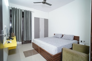 Trang bị nội thất với thiết kế riêng biệt, màn/rèm cản sáng