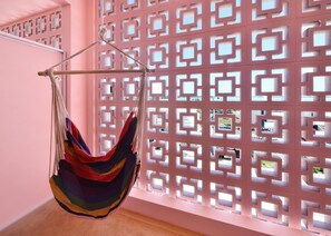 デスク、防音設備、WiFi (無料)