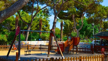 Children’s play area – outdoor