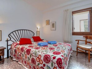 3 habitaciones, tabla de planchar con plancha y internet 