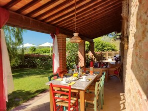 Outdoor dining