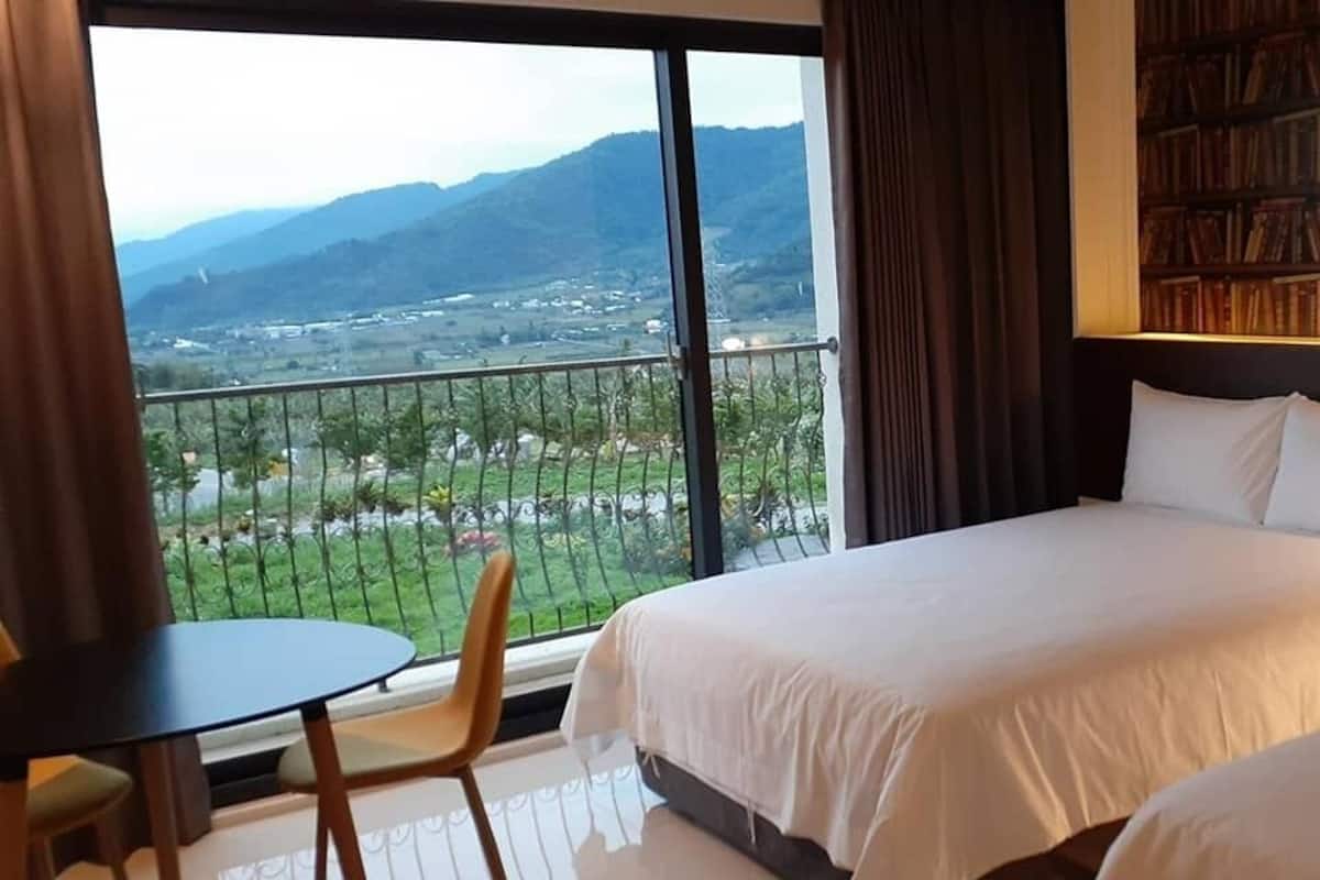 Vierpersoonskamer, niet-roken | Verduisterende gordijnen, gratis wifi, beddengoed