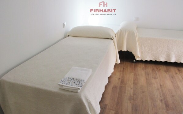 2 bedrooms, WiFi, bed sheets