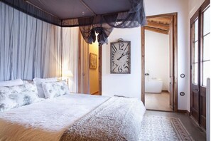 6 habitaciones y caja de seguridad en la habitación 