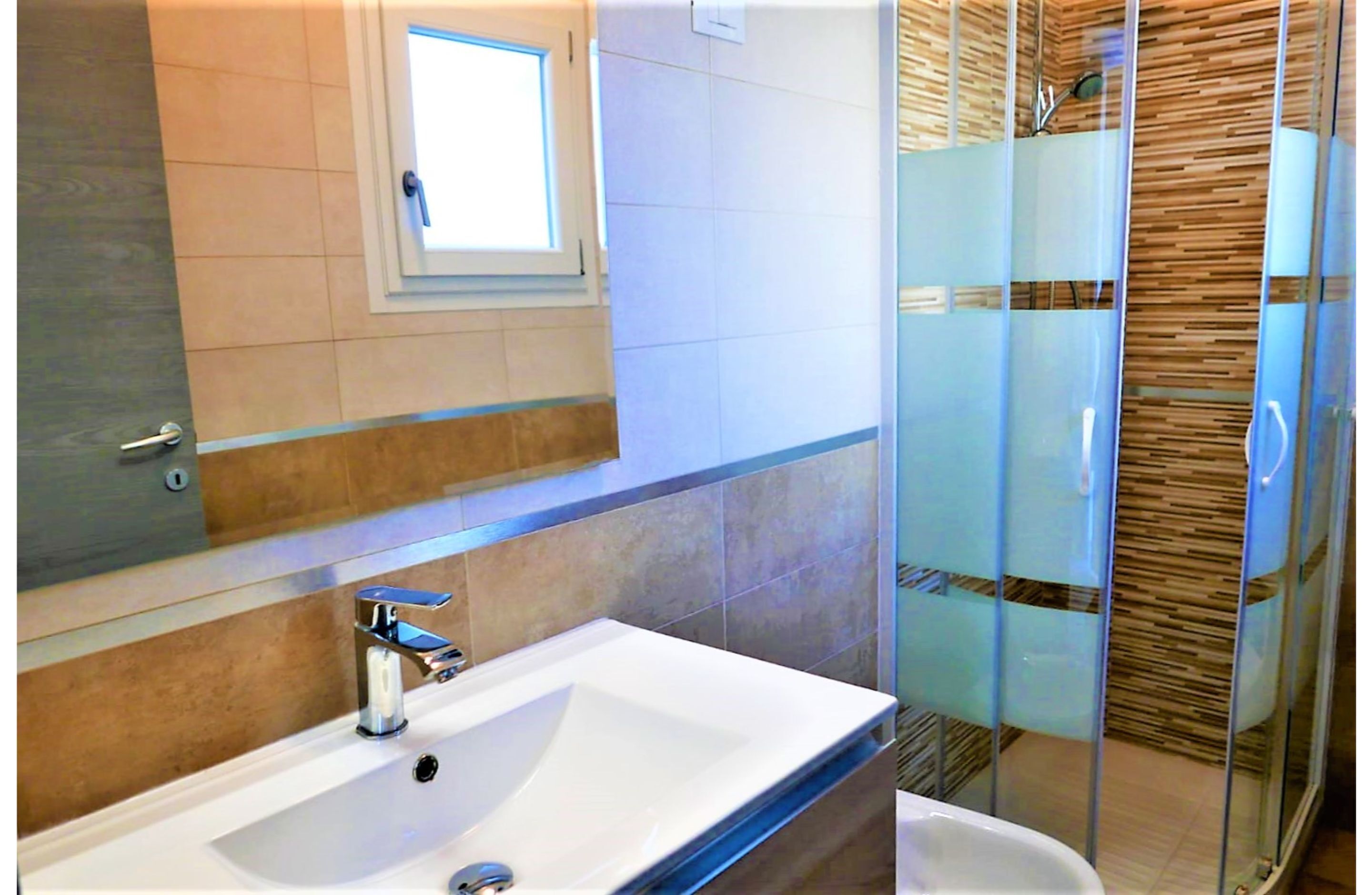 Apartment, 2 Bedrooms (2) | Bathroom | Shower, rainfall showerhead, bidet