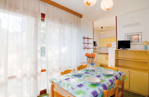 Appartement, 2 chambres (59) | Repas dans la chambre