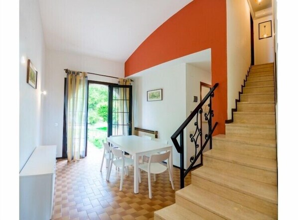 In-room dining - Villa Omaira (San Michele al Tagliamento)