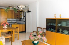 Appartamento, 2 camere da letto (27) | Area soggiorno | TV a schermo piatto