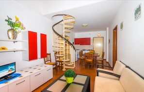 Apartment, 3 Bedrooms (73) | Living area