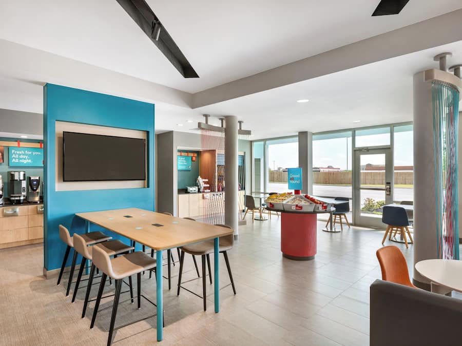 Free daily self-service breakfast