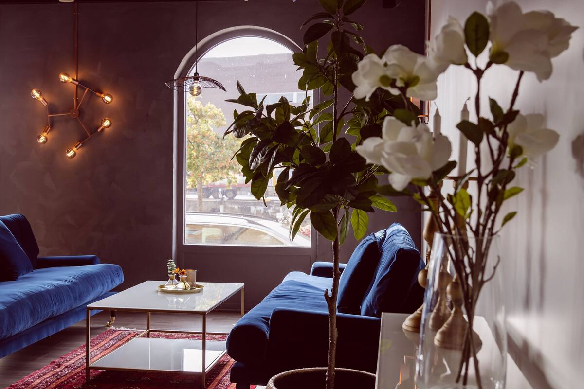 lunch and dinner served, al fresco dining