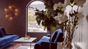 Serviço de almoço e jantar, restaurante ao ar livre