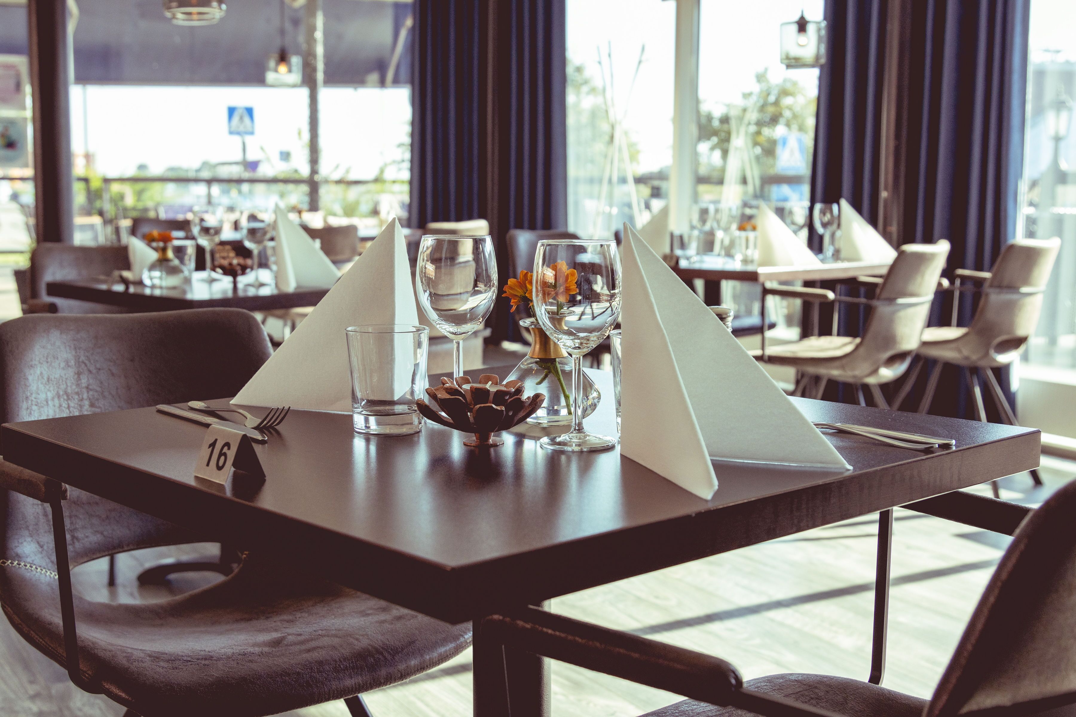 lunch and dinner served, al fresco dining