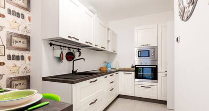 Fiera Milano Flat with Garage