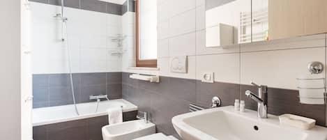 Apartment, 1 Schlafzimmer | Badezimmer