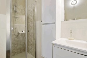 Apartment, 1 Bedroom | Bathroom