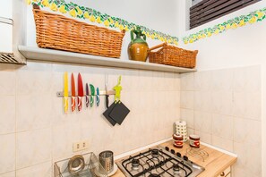 Apartment, 2 Bedrooms | Private kitchen | Full-sized fridge, microwave, oven, stovetop - Principe Railway Station Flat (Genoa)