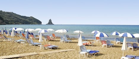 Una spiaggia nelle vicinanze