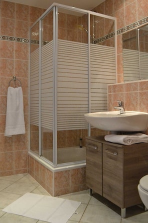 Shower, towels