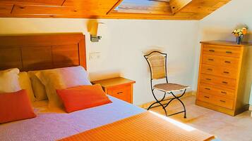 2 slaapkamers, een strijkplank/strijkijzer, wifi, beddengoed