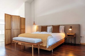 2 habitaciones, tabla de planchar con plancha, cuna de viaje y wifi