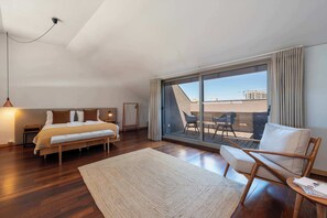 2 habitaciones, tabla de planchar con plancha, cuna de viaje y wifi