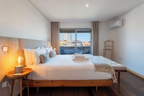 2 habitaciones, tabla de planchar con plancha, cuna de viaje y wifi 