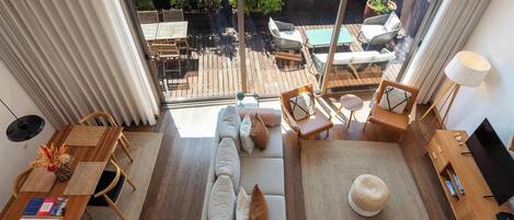 Fernseher, Stereoanlage, Arbeitsbereiche