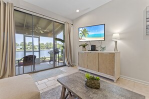 Smart TV, DVD player