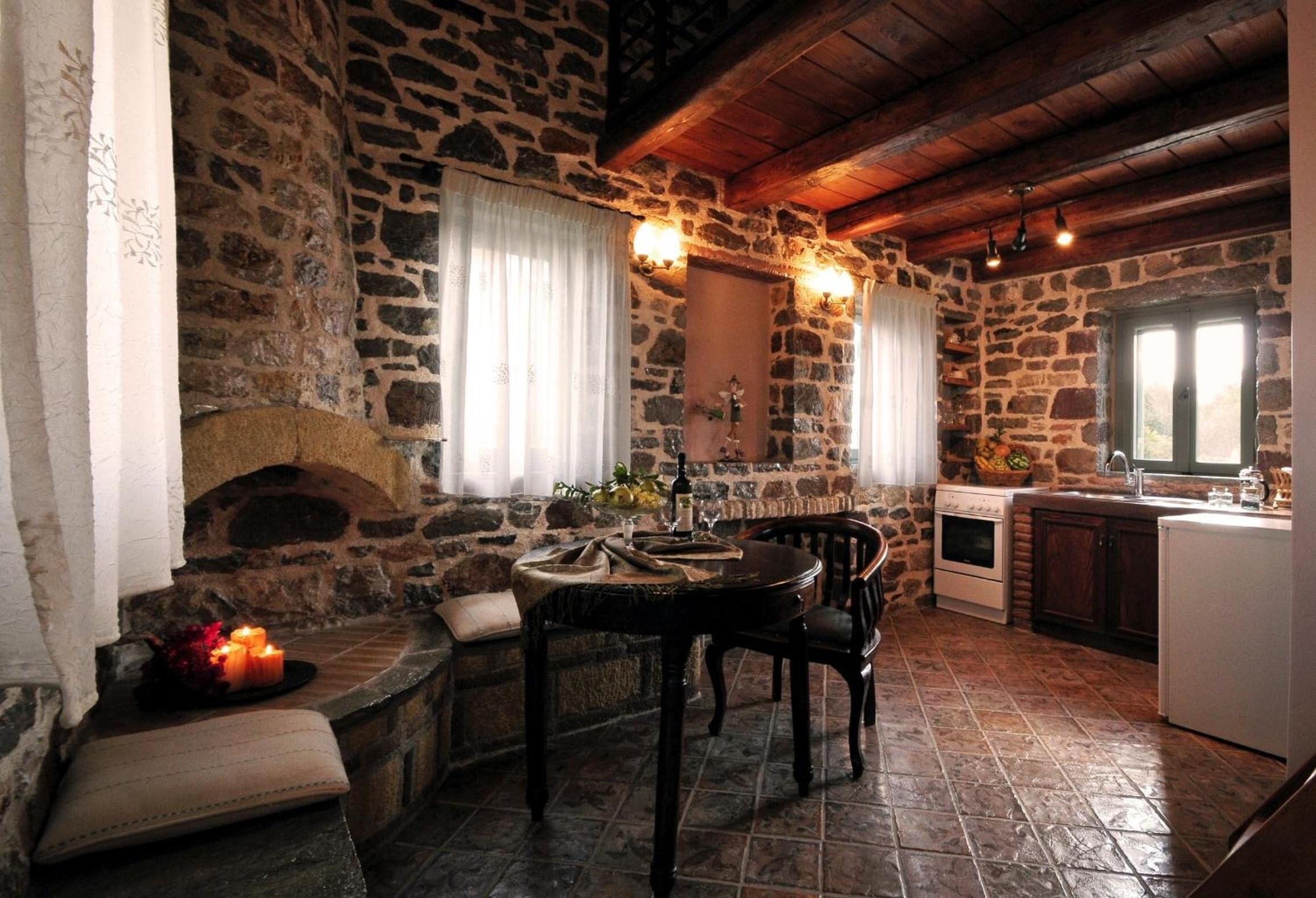 18-inch LCD TV with cable channels, TV