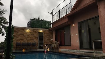 Alberca al aire libre
