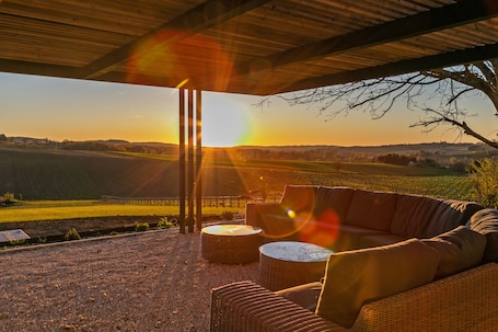 Cottage | Egyptian cotton sheets, premium bedding, individually decorated