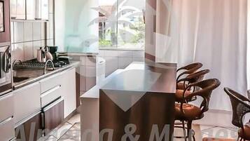 Apartamento | Sala de estar | TV