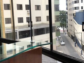 Apartamento | Vista para a rua