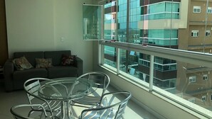 Apartment | Balcony - Apto Magnifico Praia (Itapema)