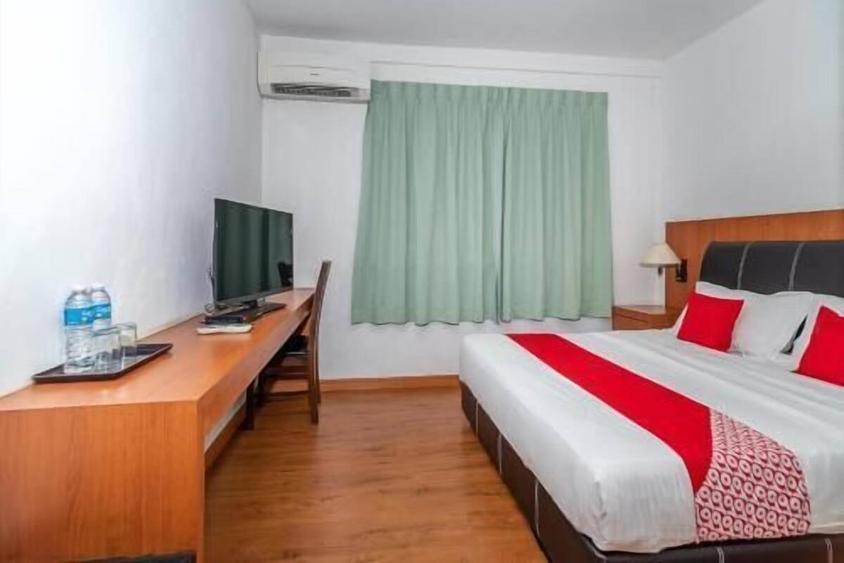 Desk, iron/ironing board, free WiFi, bed sheets