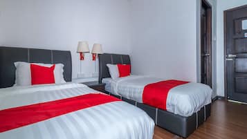 Deluxe Twin Room | 1 bedroom, desk, iron/ironing board, free WiFi