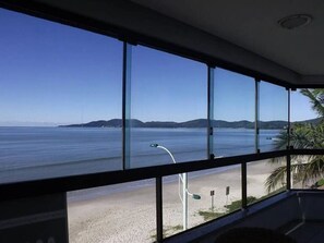 Balcony view - Apto Luxuoso Beira Mar (Itapema)