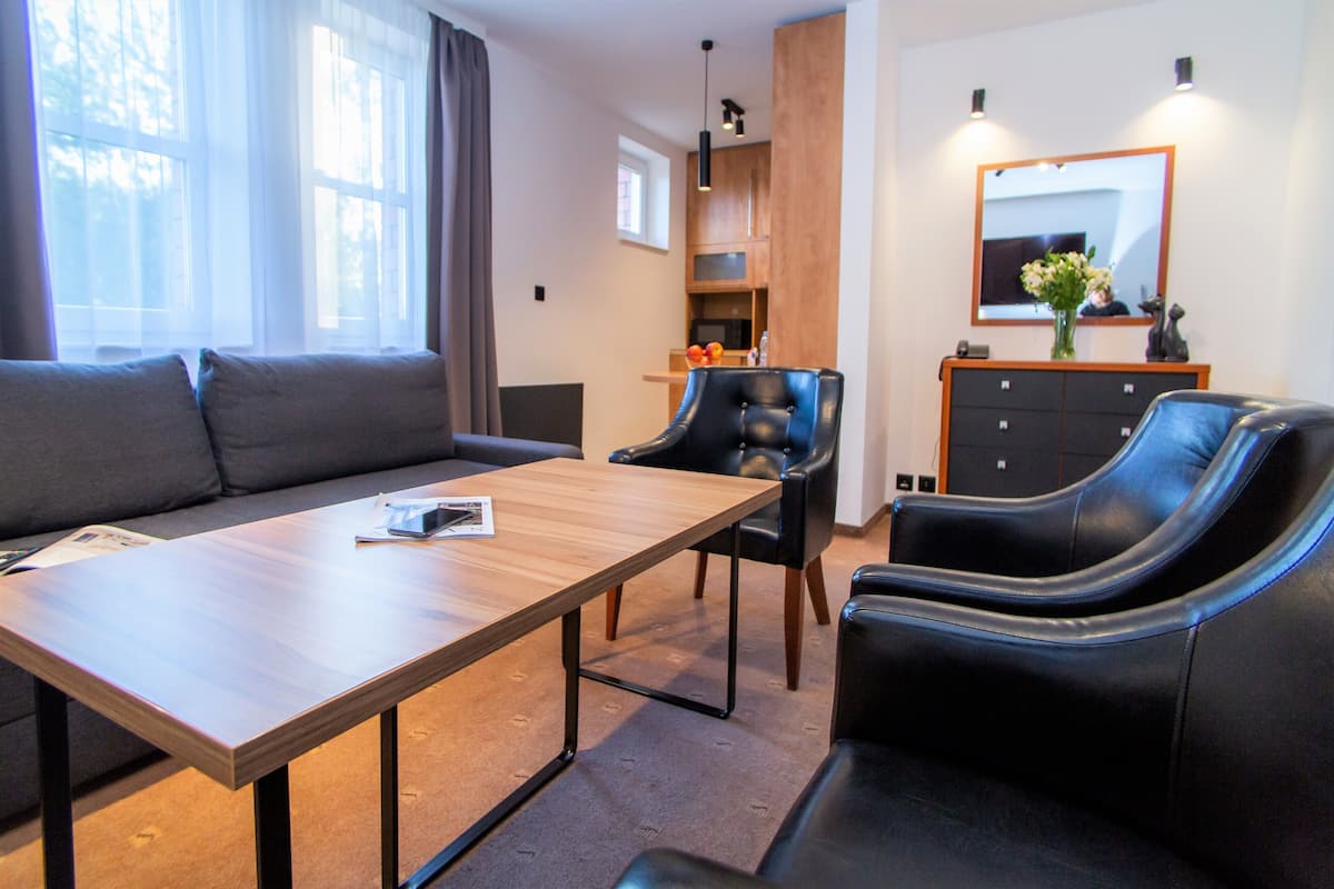 Royal Apartment, 1 Bedroom | 1 bedroom, desk, laptop workspace, iron/ironing board