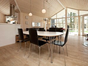 Dining - Spacious Holiday Home in Gørlev With Sauna (Gørlev)