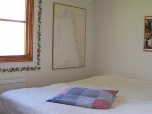 2 bedrooms - 6 Person Holiday Home in Ellös (Ellos)