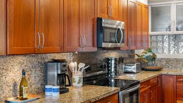 Condo, 2 Bedrooms | Private kitchen | Fridge, oven, coffee/tea maker, electric kettle