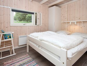 House | 3 bedrooms - 6 Person Holiday Home in Bjert-by Traum (Bjert)