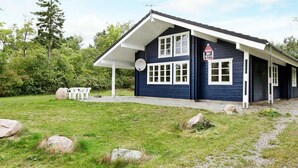 Unclassified image, 3 of 24, button - Serene Holiday Home in Kalundborg With Terrace (Kalundborg)