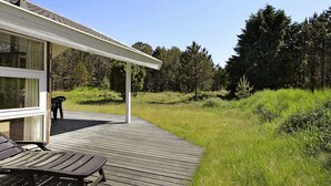House | Terrace/patio - 10 Person Holiday Home in Albaek (Aalbaek)