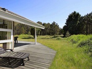 Terrace/patio - 10 Person Holiday Home in Albaek (Aalbaek)
