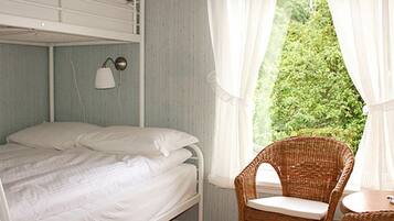 3 bedrooms, individually furnished