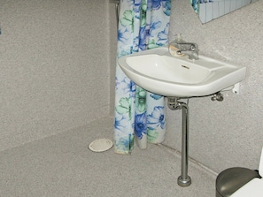 Bathroom - Quaint Holiday Home in Løgstør near Beach (Logstor)